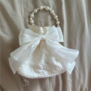 Elegant White Bow Handbag